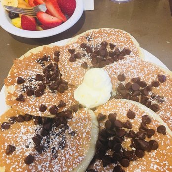 Eggs 'n Things - Chocolate Chip Pancakes - Breakfast & Brunch Near Me - Honolulu, Hawaii