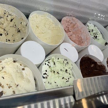 Mortensen Dairy Ice Cream - Flavor Parade - Ice Cream & Frozen Yogurt Near Me - Newington, Connecticut