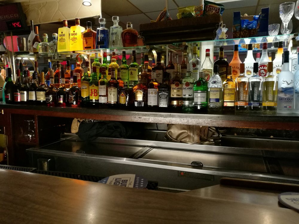 ZODIAC LOUNGE Updated July 2024 3517 N Grand Blvd, Saint Louis