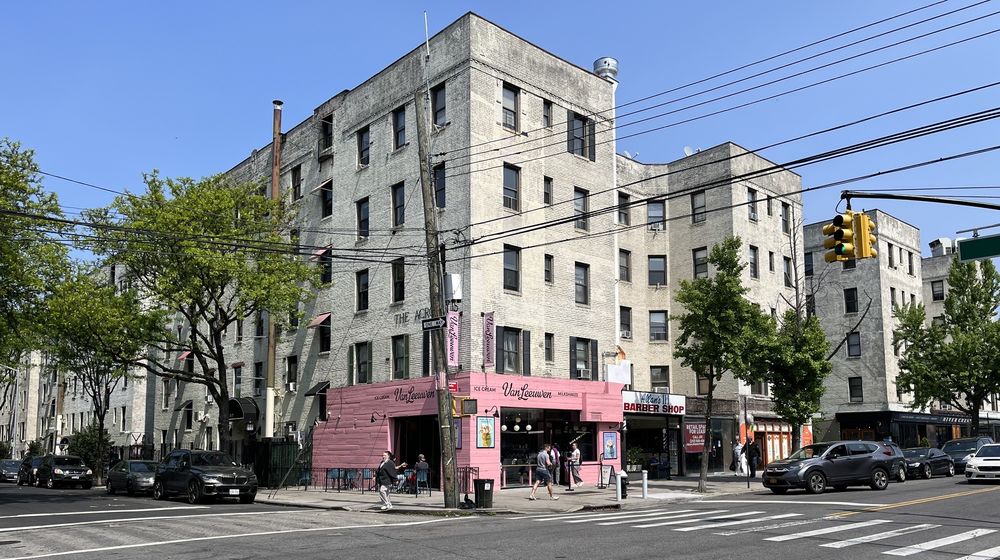 VAN LEEUWEN ICE CREAM ASTORIA 3301 Ditmars Blvd, New York, New