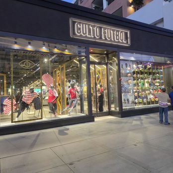 Third Street Promenade - Culto Futbol - Shopping Centers Near Me - Santa Monica, California Third Street Promenade - Culto Futbol - Shopping Centers Near Me - Santa Monica, California