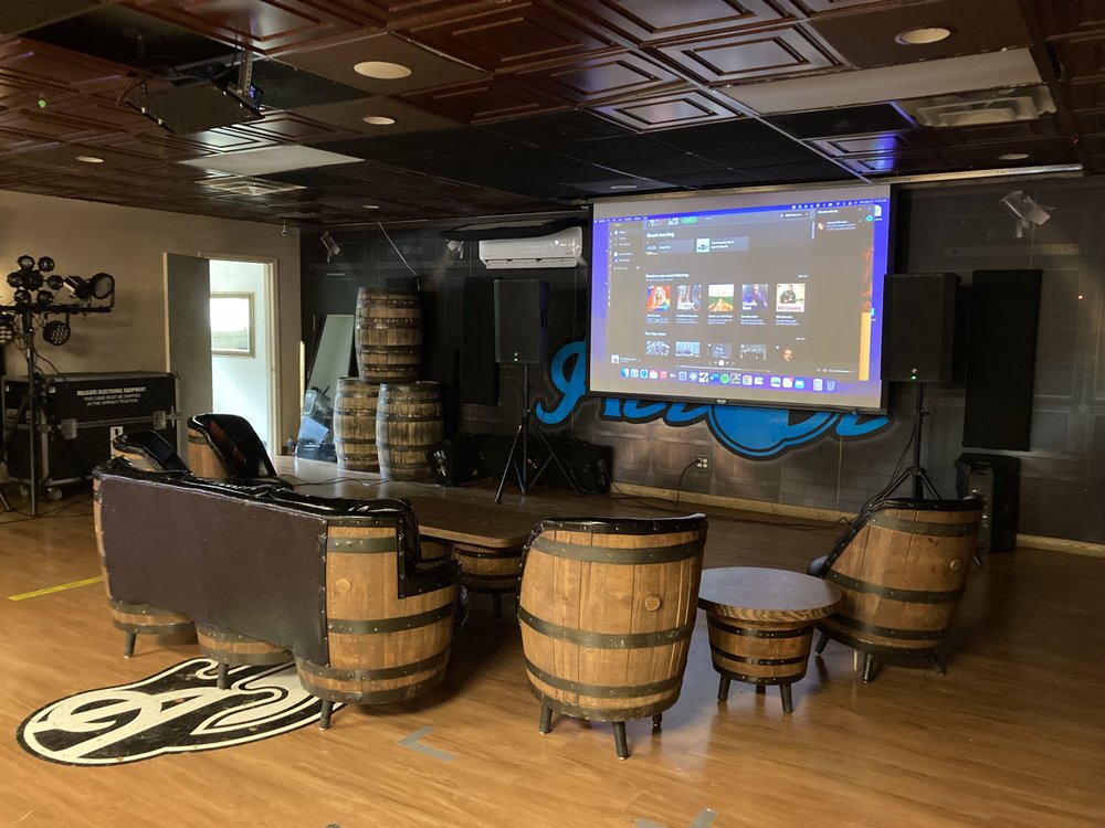 ALIBI PUB & GRILL Updated October 2024 18 Photos & 15 Reviews