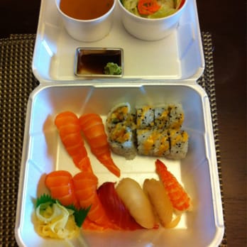 Sushi California - Sushi combo with spicy salmon roll - Sushi Bars Near Me - Toronto, Ontario Sushi California - Sushi combo with spicy salmon roll - Sushi Bars Near Me - Toronto, Ontario