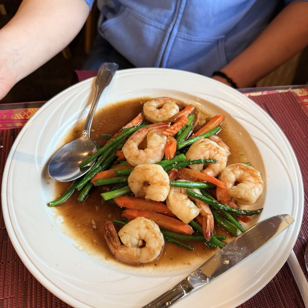 Siam Orchids Restaurant - Shrimp and asparagus in garlic sauce - Thai Near Me - Branford, Connecticut Siam Orchids Restaurant - Shrimp and asparagus in garlic sauce - Thai Near Me - Branford, Connecticut