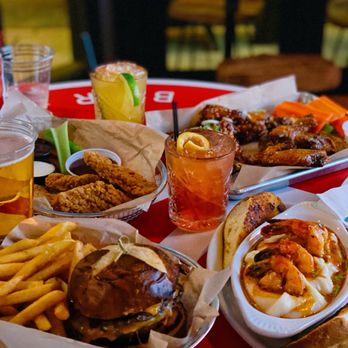 OVER/UNDER SPORTS BAR - Updated June 2024 - 91 Photos & 41 Reviews ...