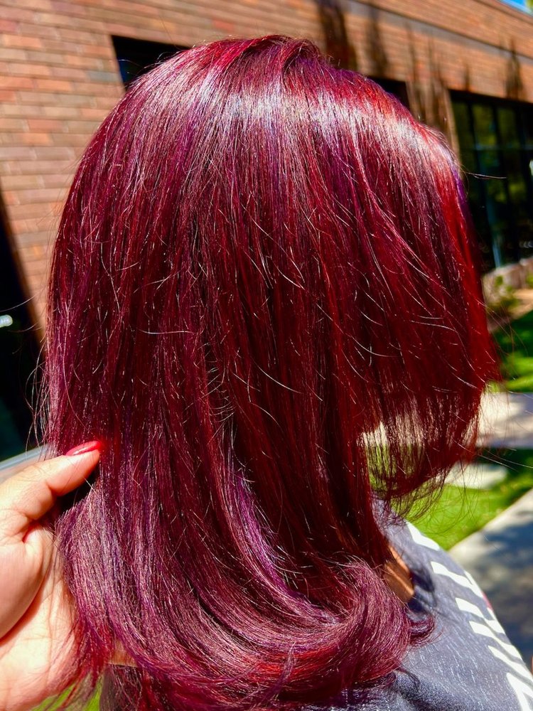 Dyed & Polished by Gloria Logo