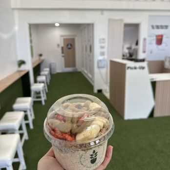 Açaí Garden - Breakfast bowl - Juice Bars & Smoothies Near Me - Sacramento, California