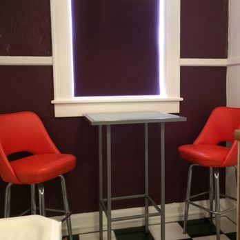 Hotel Ranola - Room 9: kitchen table - Hotels Near Me - Sarasota, Florida Hotel Ranola - Room 9: kitchen table - Hotels Near Me - Sarasota, Florida