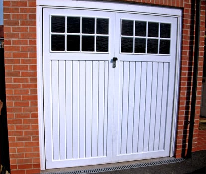Garage Door Repair Man - Garage Door Contractor in Derby, DBY