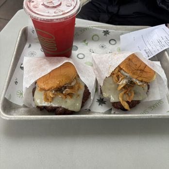 Shake Shack Bay Street - Burgers Near Me - Emeryville, California Shake Shack Bay Street - Burgers Near Me - Emeryville, California
