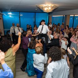 Four Points by Sheraton Norwood - The Hora!