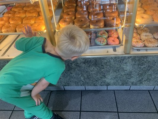 Surfin Donuts by null