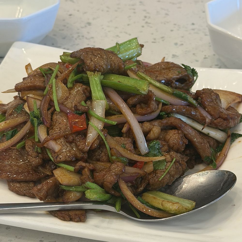 Yao Yao Restaurant - stir fried beef - Chinese Near Me - San Leandro, California