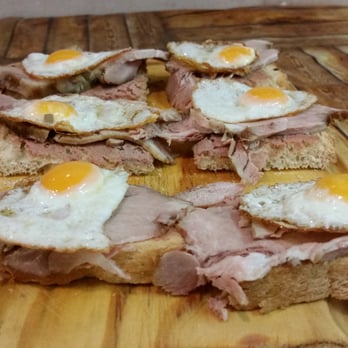 El Páramo - Pan lolitoo,solo para que valla entrando en tono mira que pinta que tiene,buenísimo eso es una de muchas cosa que tienen.... - Tapas Bars Near Me - Seville, SE El Páramo - Pan lolitoo,solo para que valla entrando en tono mira que pinta que tiene,buenísimo eso es una de muchas cosa que tienen.... - Tapas Bars Near Me - Seville, SE