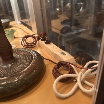 Brooklyn Museum - Cords everywhere - Art Museums Near Me - Brooklyn, New York
