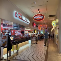 Anthem Outlets - Air conditioned food court. I can eat comfortably and cool off