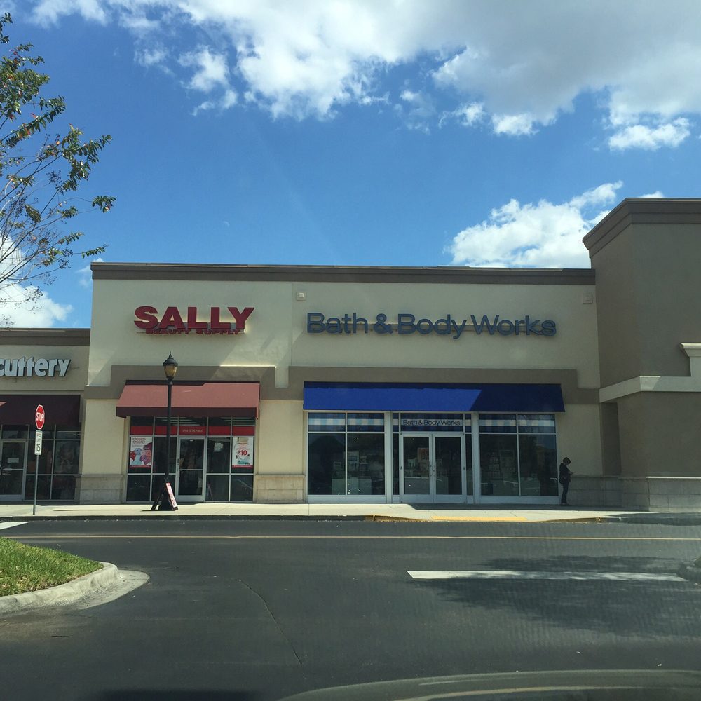 Bath & Body Works - External view of the storefront - Cosmetics & Beauty Supply Near Me - Orlando, Florida