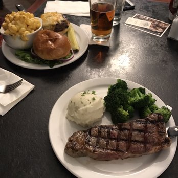 US Hotel Tavern - American Near Me - Hollidaysburg, Pennsylvania US Hotel Tavern - American Near Me - Hollidaysburg, Pennsylvania