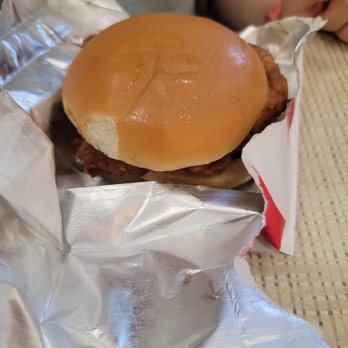 Chick-fil-A - Chicken sandwich - Fast Food Near Me - Hershey, Pennsylvania
