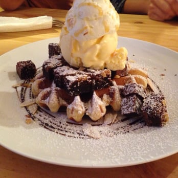Cafe Maji - Waffle with brownies and ice cream - Coffee & Tea Near Me - Artesia, California