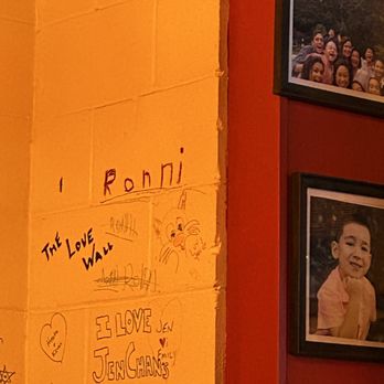 JenChan's - Autograph Wall - Pizza Near Me - Atlanta, Georgia