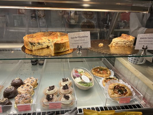Toni Patisserie & Cafe by null