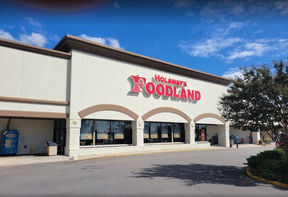 HOLAWAY’S FOODLAND Updated October 2024 1652 Beltline Rd SW