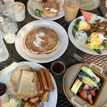 Disco Pancake - Pancakes, fruit, breakfast - Breakfast & Brunch Near Me - Chicago, Illinois