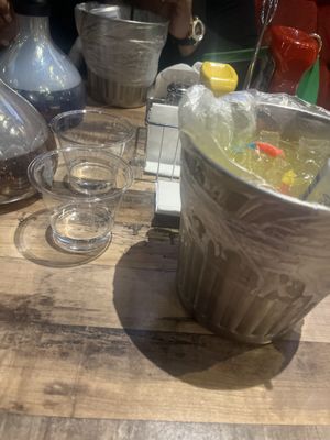 Madhouse Sports Bar & Grill by null
