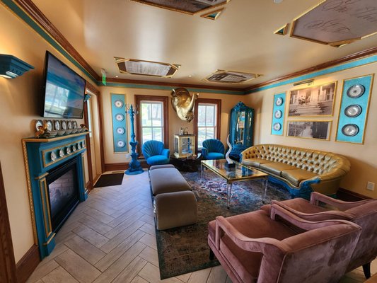 The Roxbury Hotel by null