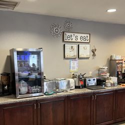 GrandStay Hotel & Suites Becker - Big Lake - Make your own waffle,  hot & cold items, great variety, and it was free!