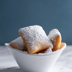 Delta Biscuit - Mmmmn.. beignets