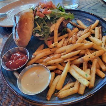 Eureka! - Fig burger - American Near Me - Carlsbad, California