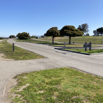 Shoreline Lake Boathouse - Roadway Entrance coming in to the lake - Boating Near Me - Mountain View, California Shoreline Lake Boathouse - Roadway Entrance coming in to the lake - Boating Near Me - Mountain View, California