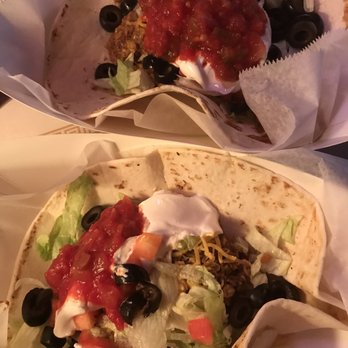 Jackson Street Pub - Soft taco - Bars Near Me - Macomb, Illinois