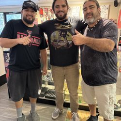 RCS Guitars & Gear - This the guy here. Well mannered and highly knowledgeable