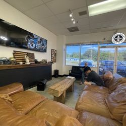Pleasant View Barber & Style - Comfy waiting lounge