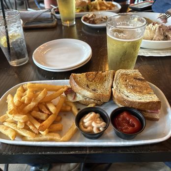O’Dowd’s Gastrobar - Gastropubs Near Me - Kansas City, Missouri