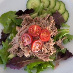 Café Des Alizés - Éfiloché de porc en salade