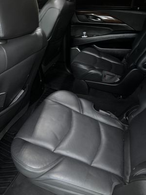 Jewels Black Trucks & Chauffeuring