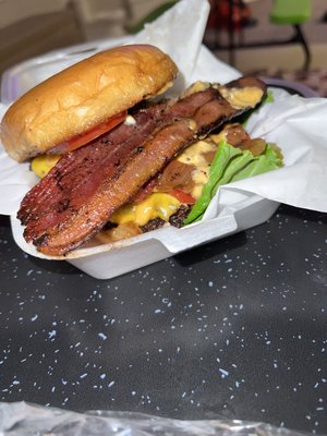GUSTOS burger bar + more by null