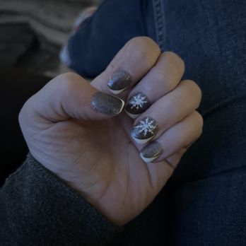 AMERICAN NAILS AND SPA - Winter snowflake - Nail Salons Near Me - Chico, California