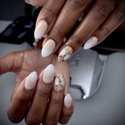 Ella Nail Lounge