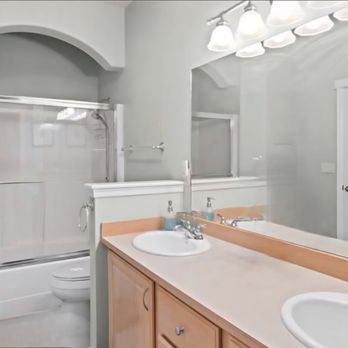 Coastline Renovations - Guest bath before remodeling - General Contractors Near Me Coastline Renovations - Guest bath before remodeling - General Contractors Near Me