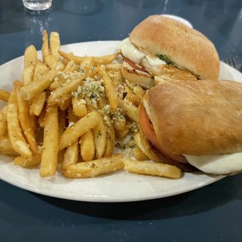 Rapscallion Table & Tap - Chicken Caprese Sandwich - Brewpubs Near Me - Acton, Massachusetts