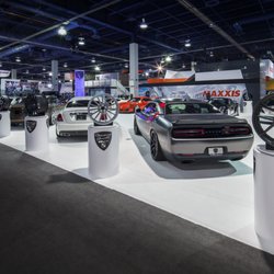 Pedestal Source - White Motorized Cylinders - SEMA 2015 - Giovanna
