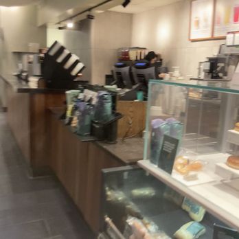 Starbucks - Coffee & Tea Near Me - Garden City, New York