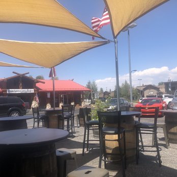 Distant Brewing - Outside seating - Breweries Near Me - Mammoth Lakes, California Distant Brewing - Outside seating - Breweries Near Me - Mammoth Lakes, California