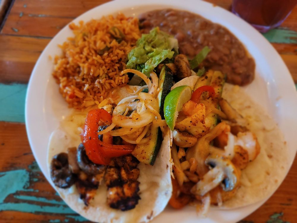 El Gato Negro - Lakeview
