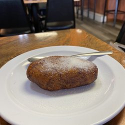 El Merendon Latino - Empanada dessert.